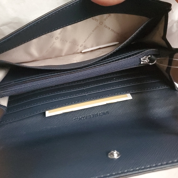 MICHAEL KORS JET SET TRAVEL LG THREE QUARTER ZIP N - Picture 3 of 5